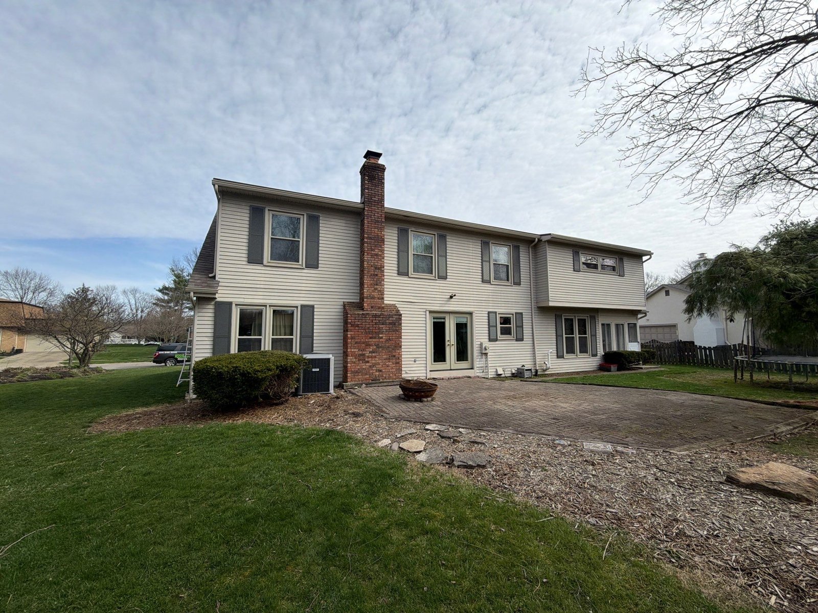 Home exterior before its siding replacement